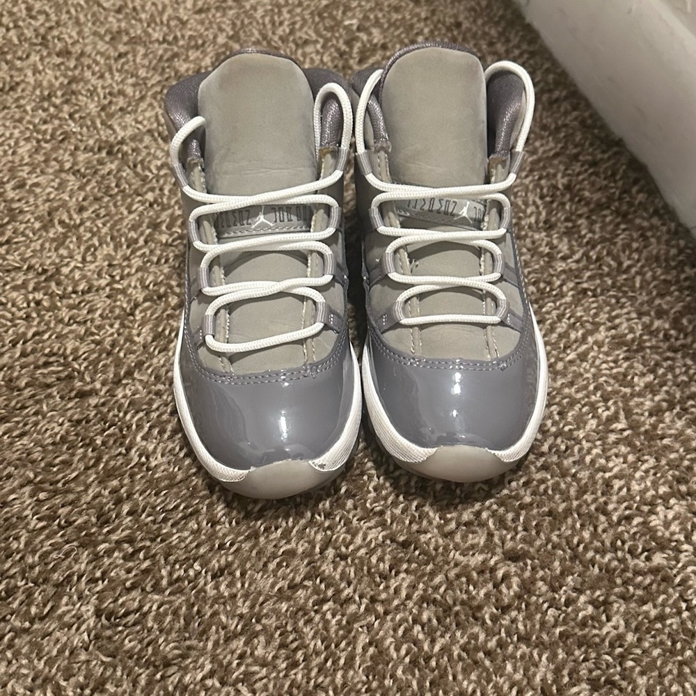 Jordan Kids Sneakers in Gray and White